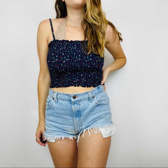 Brandy Melville navy floral smocked crop top - Picture 2 of 7